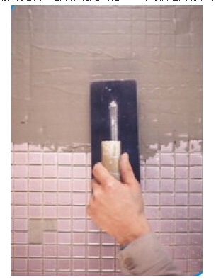外墙贴砖后怎么翻新呢？需要刮涂腻子粉