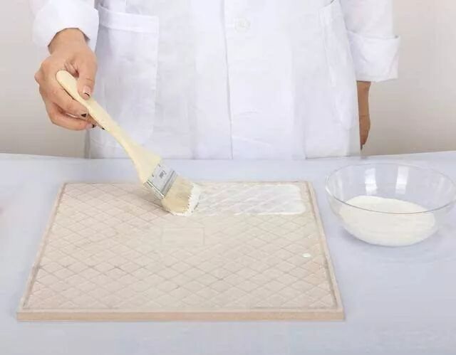 什么是瓷砖胶背胶呢