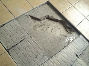 优质的瓷砖胶能够避免瓷砖空鼓和脱落