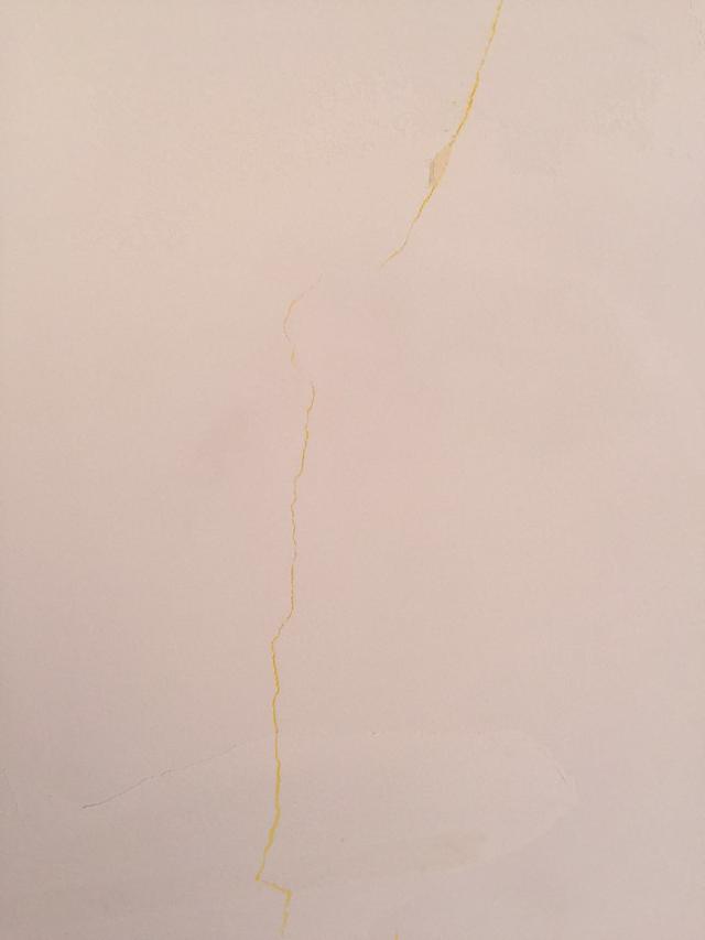 腻子层脱壳掉粉改如何处理呢？