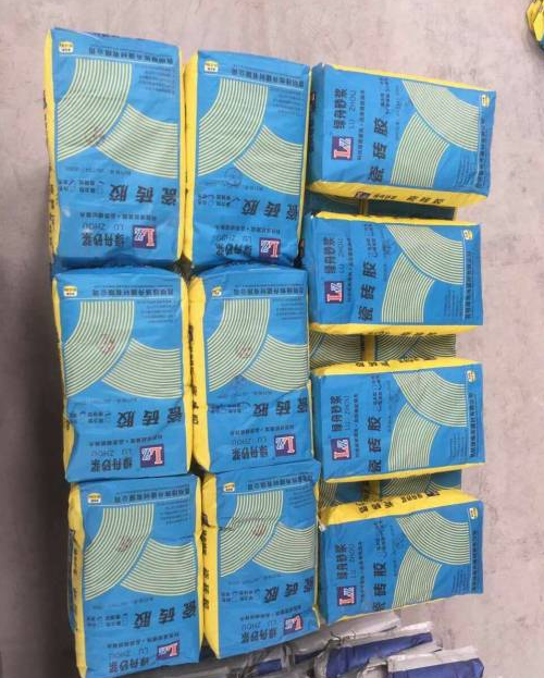 有了瓷砖胶,是绝对不会再用水泥的,绿舟砂浆